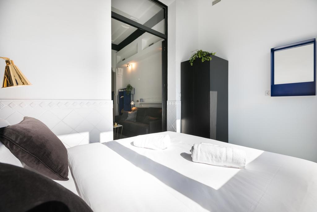 El Consell By The Streets Apartment Barcelona Bagian luar foto
