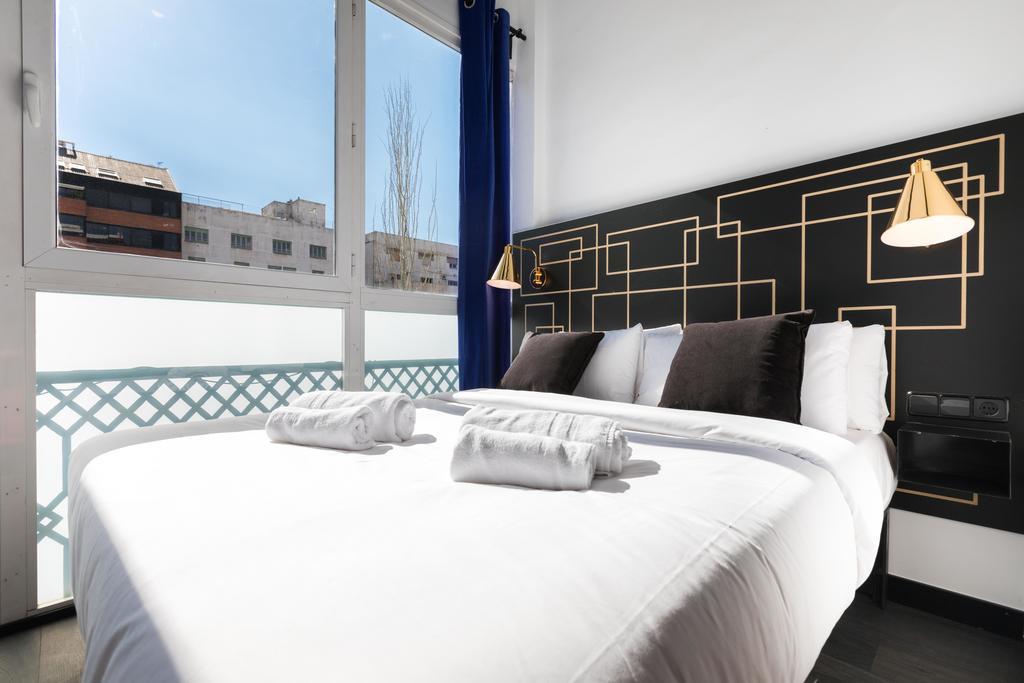 El Consell By The Streets Apartment Barcelona Bagian luar foto