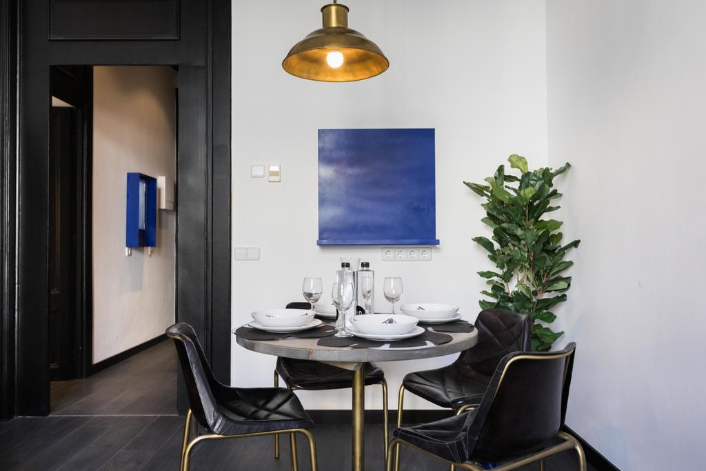 El Consell By The Streets Apartment Barcelona Bagian luar foto