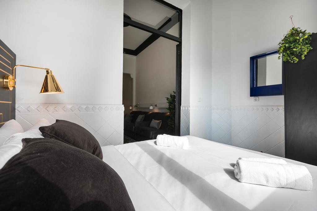 El Consell By The Streets Apartment Barcelona Bagian luar foto